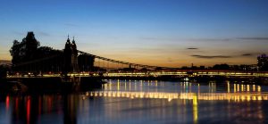 Hammersmith Bridge by Victor Cudjoe - Unsplash