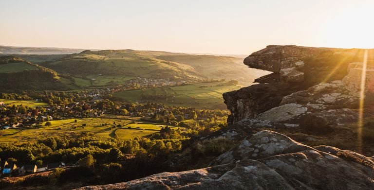 Sustainable Web Design - A view of Curbar edge, Derbyshire © Stephen Kidd, Unsplash.com