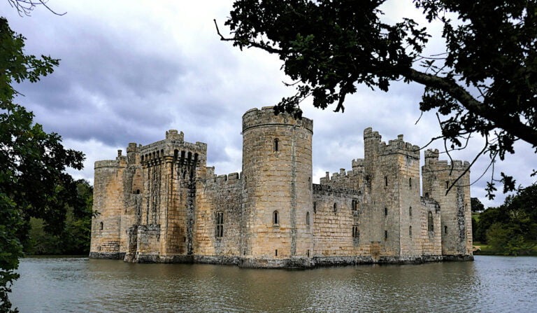 A castle with a moat accurately represents a more traditional approach to network security